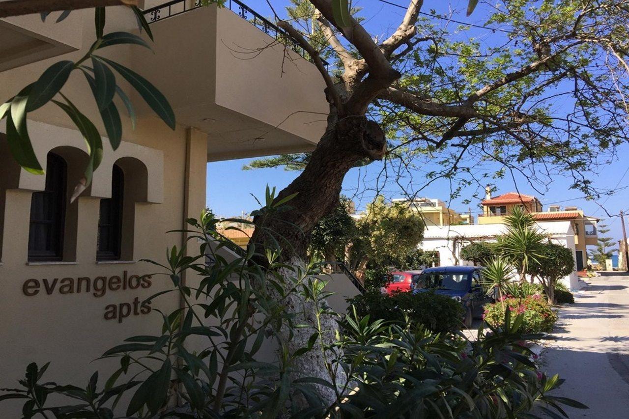 Evangelos Apartments Platanés エクステリア 写真